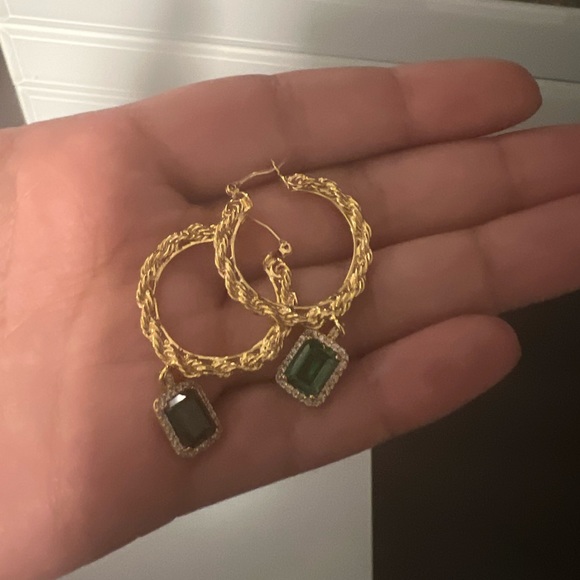Earrings - Picture 1 of 1